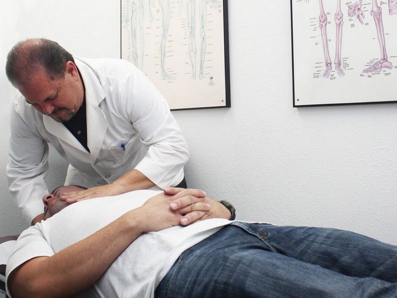 Left Back Pain Chiropractor Southport Near Me